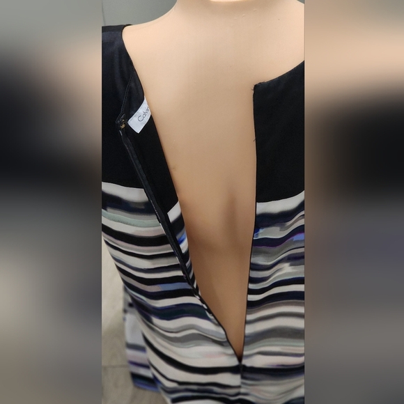 Calvin Klein Silk Sleeveless Black and Multicolor Top - Picture 5 of 6